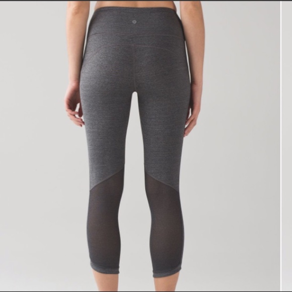 Lululemon Hit it 21’ Crop - Picture 1 of 12